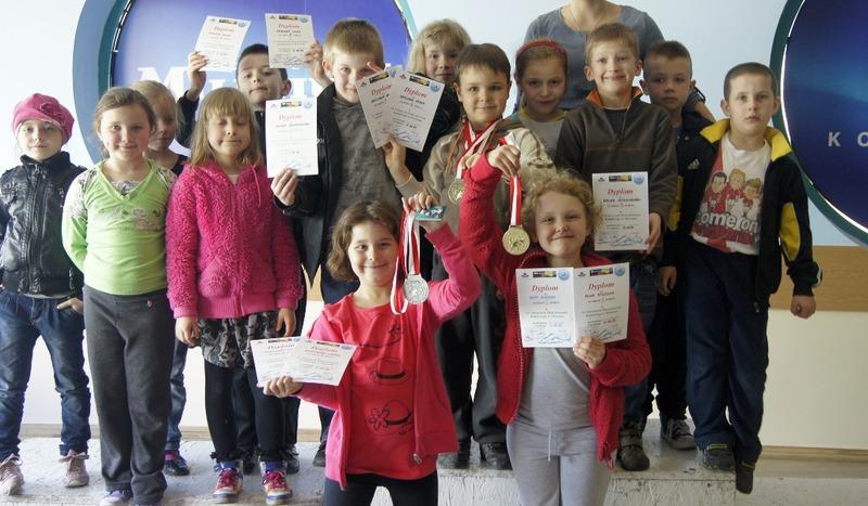 Medalowy początek pływaków z 