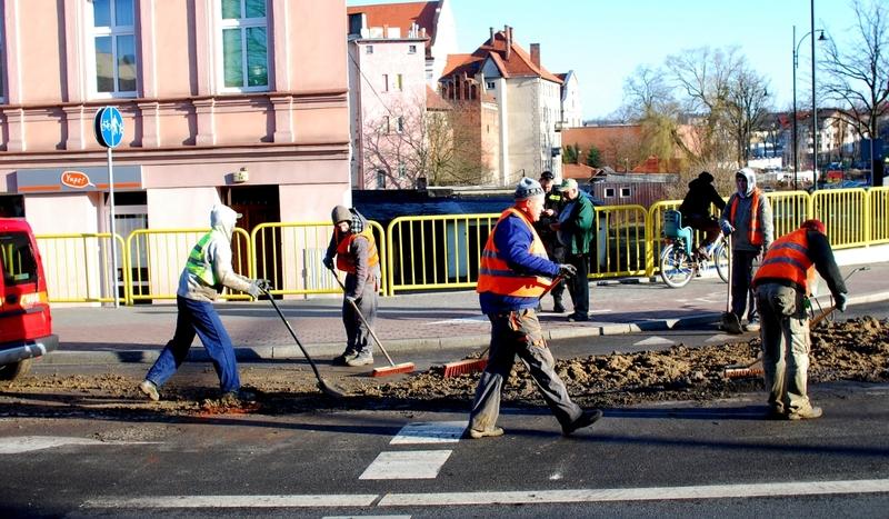 Ziemia wysypała się na główną ulicę