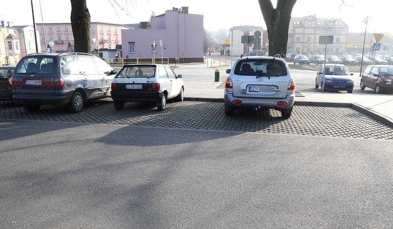 Kierowcy nie nauczyli się parkować