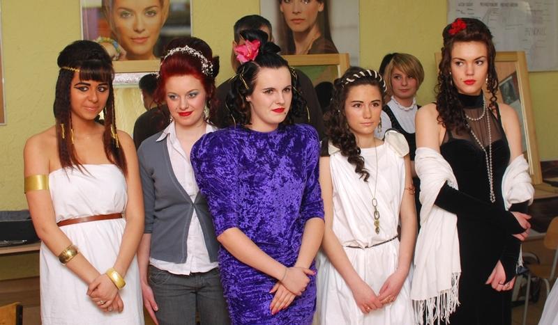 Przegląd fryzur z wszystkich epok (GALERIA)