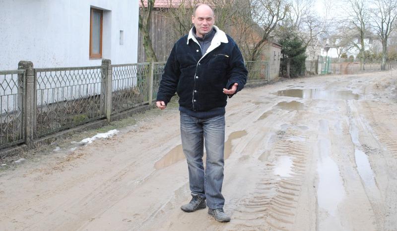 Mieszkańcy Brus grzęzną w błocie
