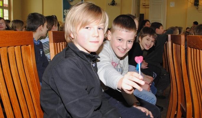 Czy ten pan i pani są w sobie zakochani?