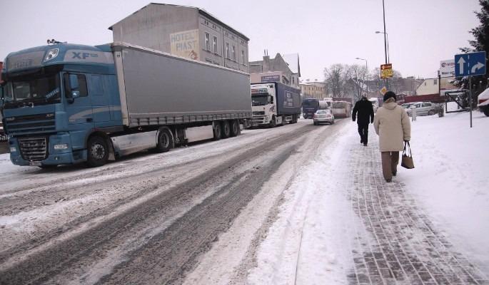 Pół Chojnic stoi. Tiry nie mogą podjechać pod Bytowską