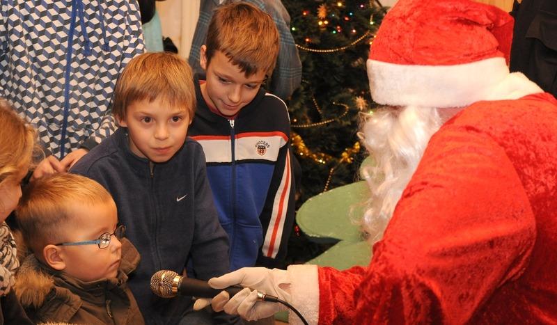 Do Łęga przyjechał strażacki Mikołaj