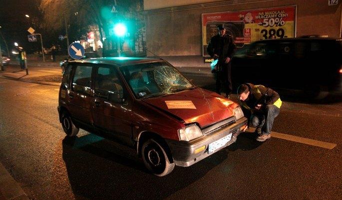 Kobieta potrącona na przejściu (ZDJĘCIA)