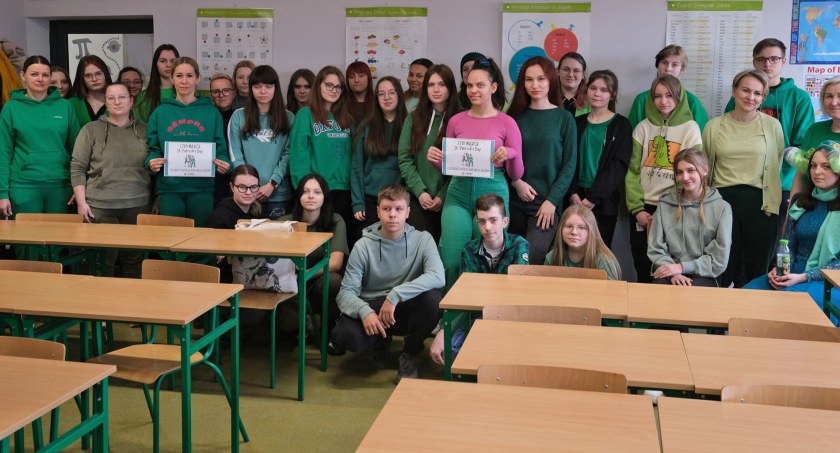 Dzisiaj imieniny Patryka. Dlaczego ubrali się na zielono?