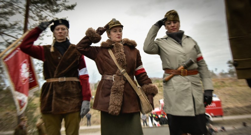 Siedmiu zginęło w okolicach Męcikała. Bronili bunkra