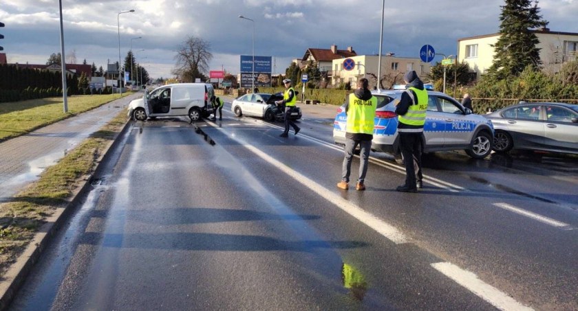 Zderzenie trzech aut na ul. Bytowskiej