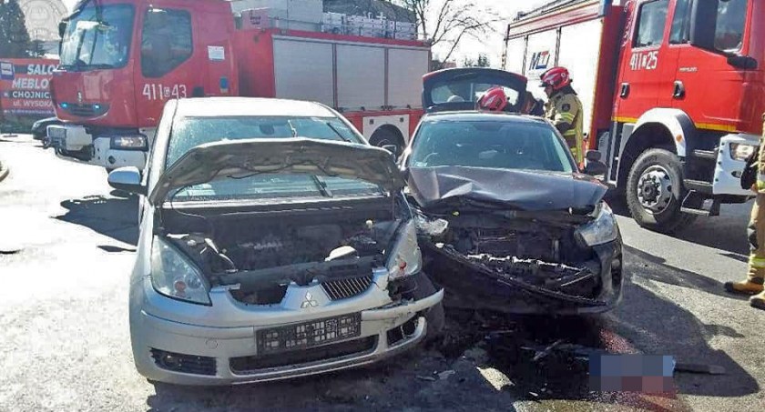 Kierowca mitsubishi nie ustąpił pierwszeństwa przejazdu