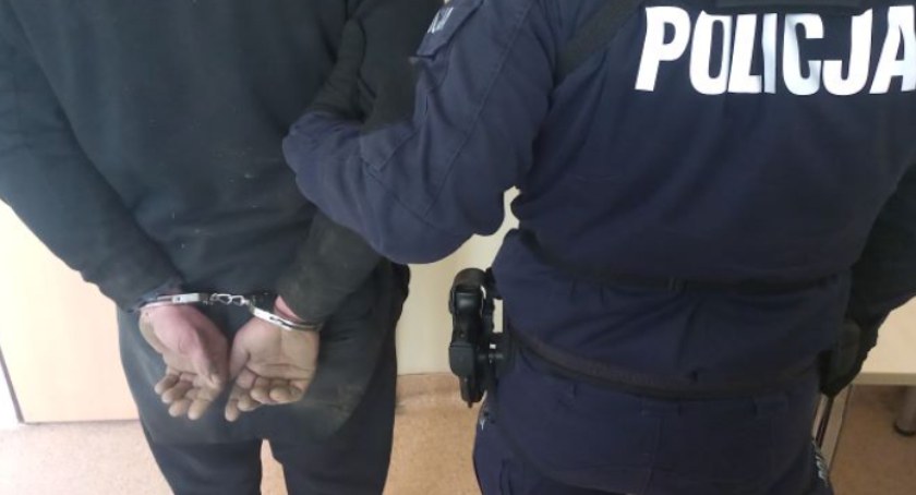 Policjant Rafał Zieliński spacerował i dojrzał złodzieja