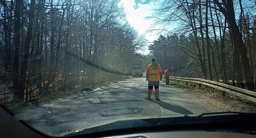 Nowy asfalt na DW 212 coraz bliżej Chojnic. Gdzie i kiedy mogą być utrudnienia w ruchu?