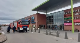 Dwa głośne wybuchy. Strażacy sprawdzili galerię w Lipienicach AKTUALIZACJA