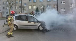 Samochód spłonął na parkingu w Chojnicach