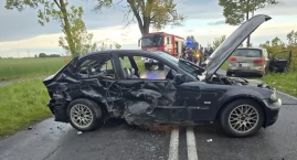 Wypadek w Gacniku. 18-latek z BMW spowodował zderzenie