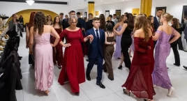 Polonez i szampan. Studniówka Technikum im. Stefana Bieszka w Chojnicach
