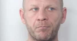 Wyszedł w granatowym swetrze i przepadł. Mężczyzna j&hellip;