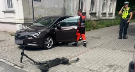 Wymusił pierwszeństwo na chodniku. 20-latek na hulaj&hellip;