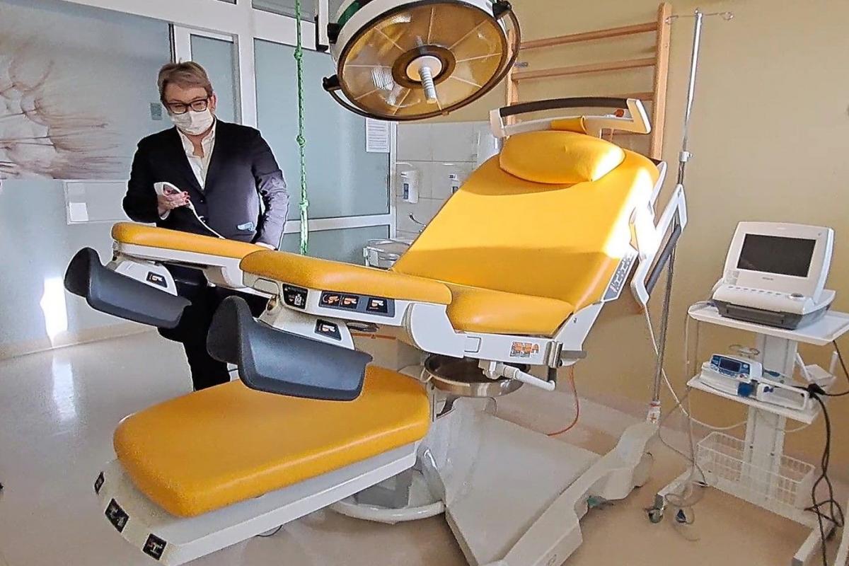 Przemyska porodówka zyskała nowoczesne łóżko! Umożliwia poród we wszystkich pozycjach