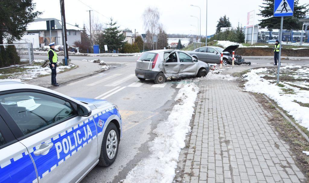 Zderzenie fiata z volkswagenem w Jarosławiu