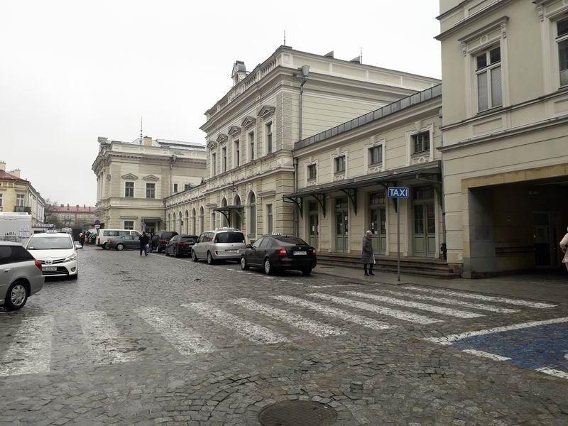 Ciemno przy dworcu PKP w Przemyślu