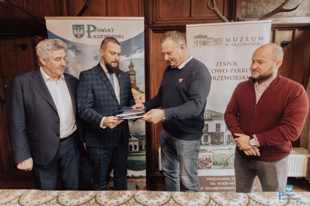 W Przeworsku czekano na to 30 lat! Oranżeria zyska nowy blask i nowe funkcje 