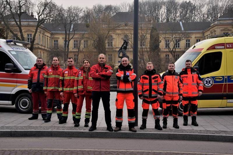 Przemyskie i lwowskie pogotowie razem na rzecz rannych ukraińskich medyków [ZDJĘCIA]