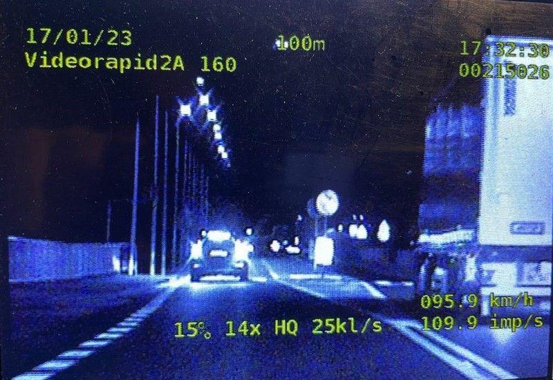 26 punktów karnych i grzywna 2,5 tys. zł za serię niebezpiecznych manewrów