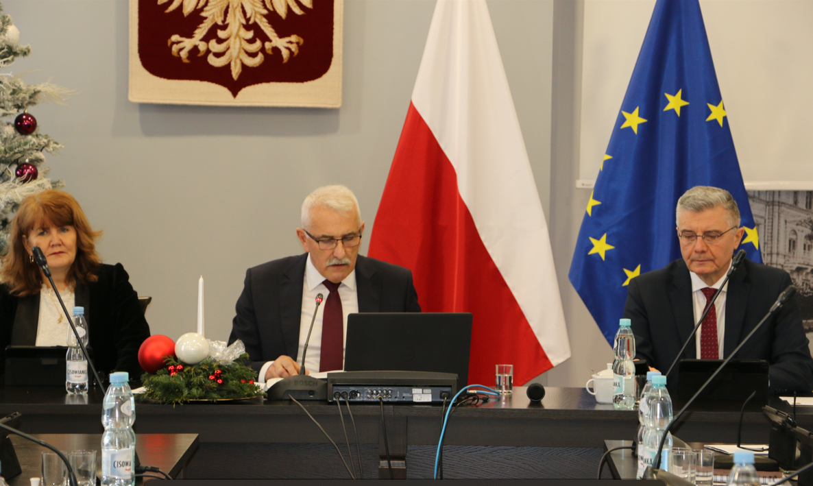 Dochody, wydatki, plany na 2023. Ostatnia w 2022 roku sesja rady powiatu 