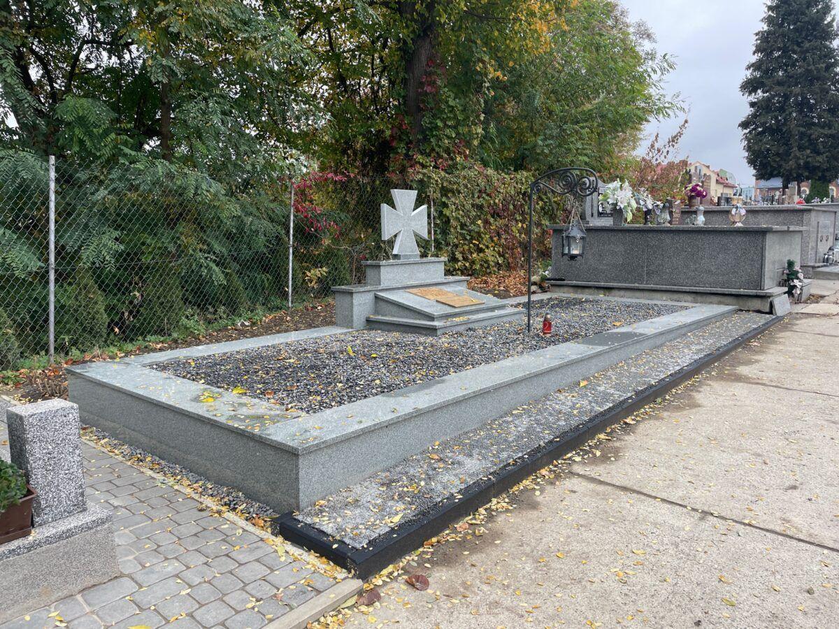 Pół miliona złotych na odnowę grobów wojennych