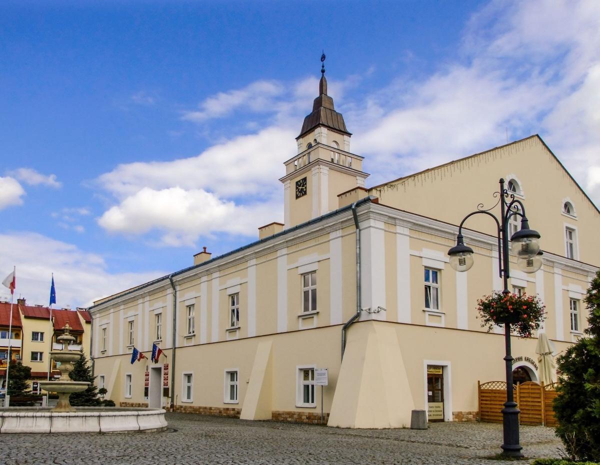 Tyle samo małżeństw, mniej urodzeń, ale i mniej zgonów... Sieniawa w liczbach
