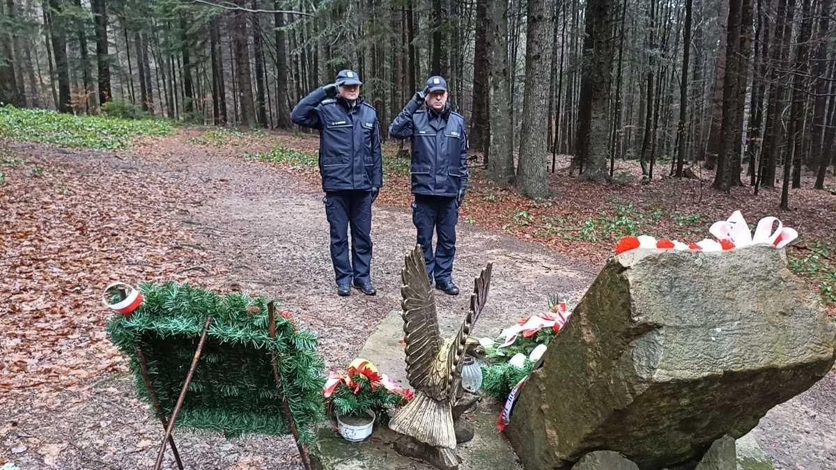 Zginęli tragicznie w katastrofie śmigłowca. Policjanci uczcili pamięć kolegów