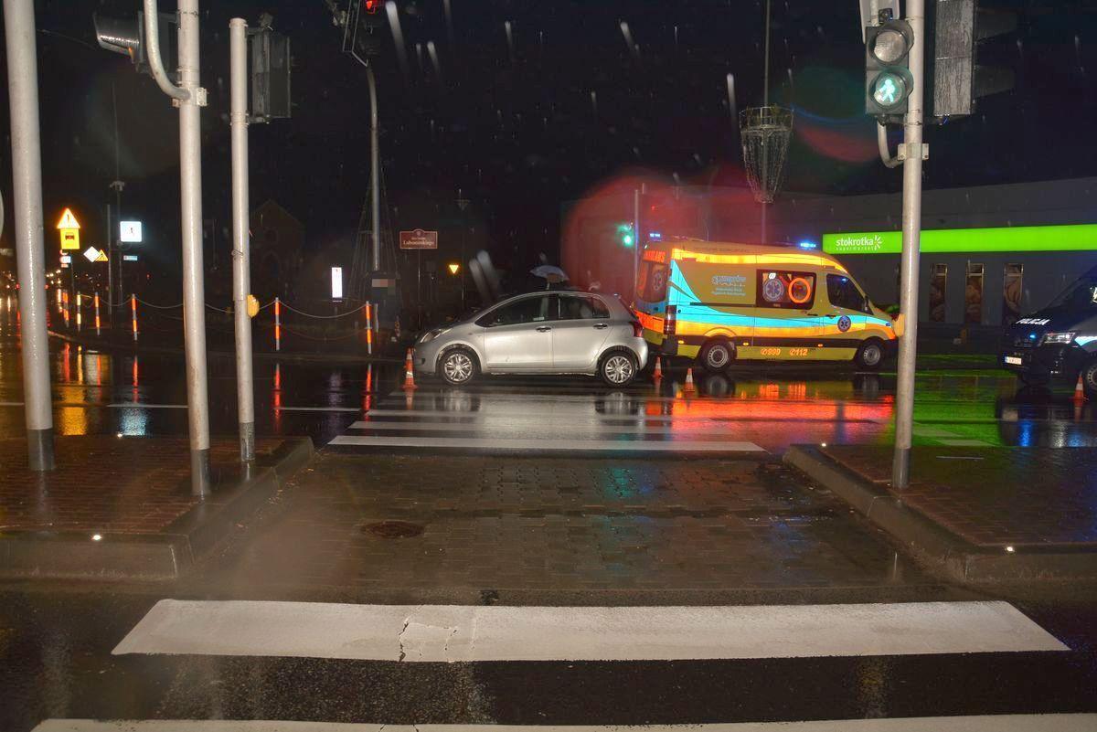 Wjechał na przejście na czerwonym świetle. Potrącił matkę i jej dwie córki