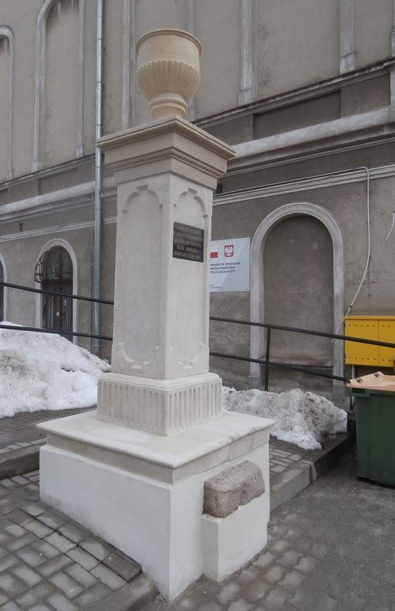 Obelisk fundatora jarosławskich plant został odnowiony
