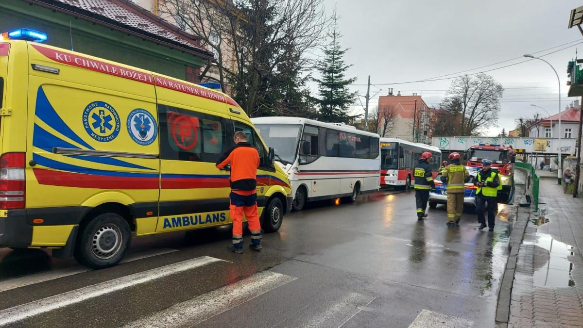 Potrącenie pieszej na Krasińskiego. 82- latka trafiła do szpitala [ZDJĘCIA]