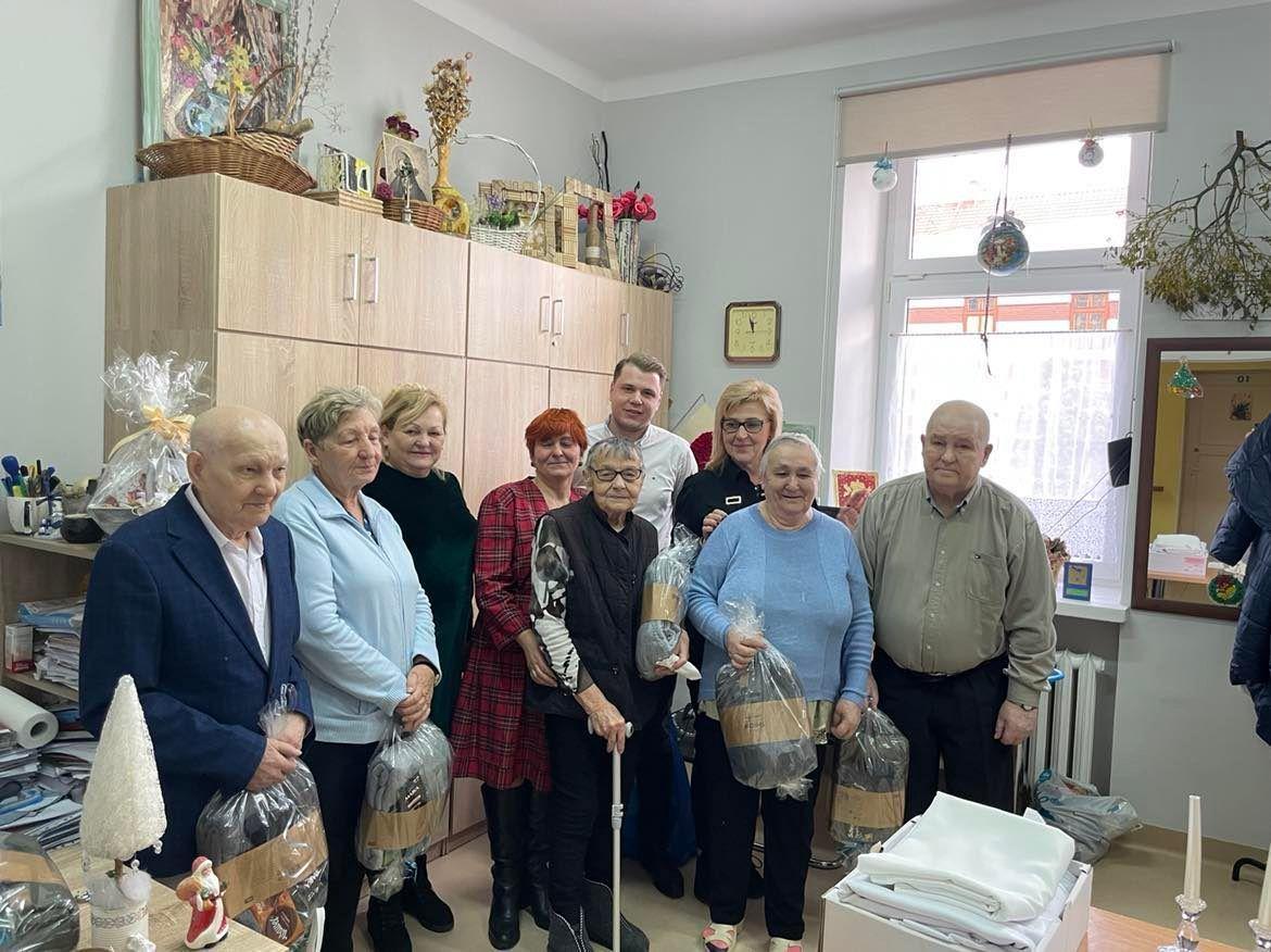 125 paczek dla bezdomnych i potrzebujących