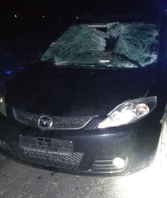 Tragiczny wypadek. Kierujący mazdą potrącił pieszego, który szedł jezdnią w nieoświetlonym miejscu