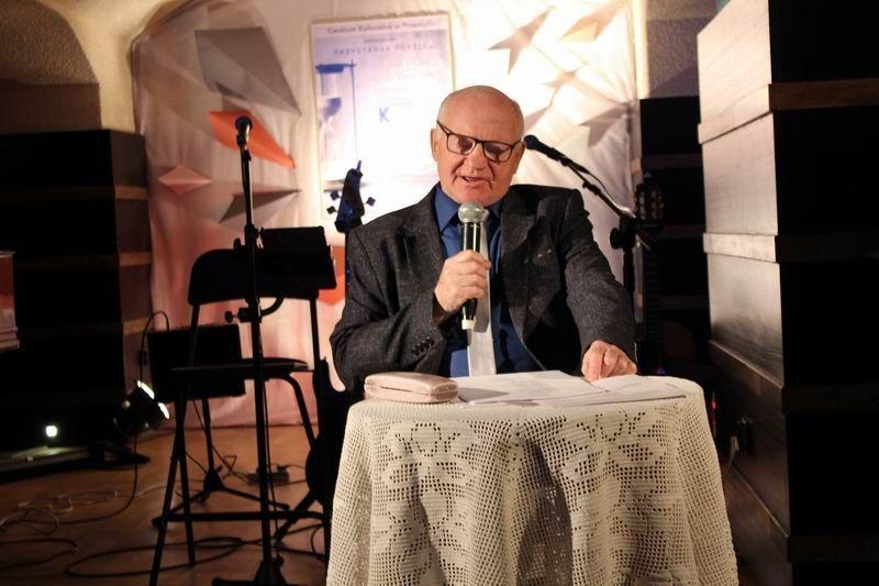 Poezja jak plaster