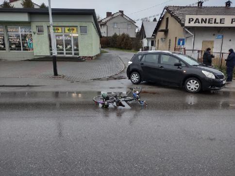 Potrącenie rowerzysty w Przeworsku: kierujący toyotą nie ustąpił pierwszeństwa przejazdu