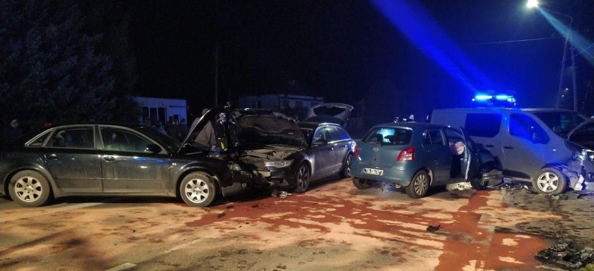 2 czołówki i 4 rozbite samochody – w tym samym miejscu