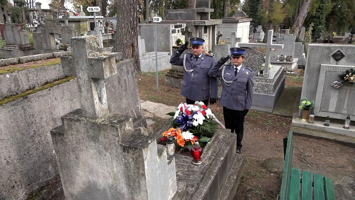 Polegli na służbie. Przemyscy policjanci ocalają od zapomnienia [ZDJĘCIA]