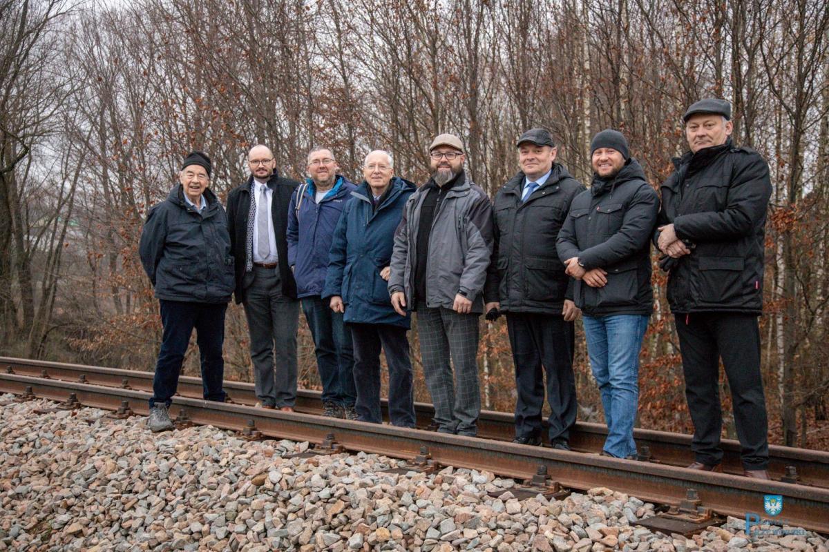 Brytyjczycy mają doświadczenie i ekspertów. Chcą wesprzeć rozwój Przeworskiej Kolei Dojazdowej