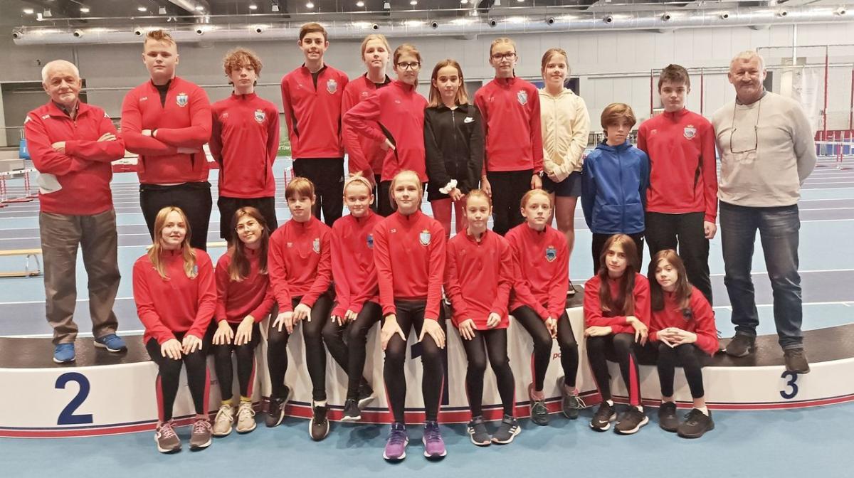 Osiem medali najmłodszych z UKS „Tempo 5”