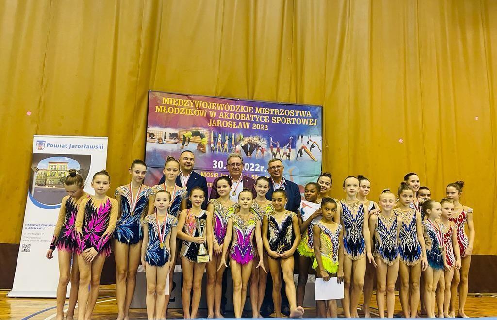 Święto pięknej ekwilibrystyki. W Jarosławiu odbyły się mistrzostwa w akrobatyce sportowej [ZDJĘCIA]