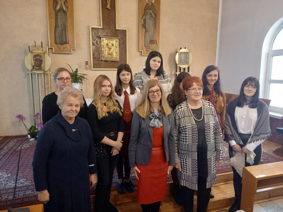 Świętowanie pokoleń. Młodzież spotkała się z seniorami