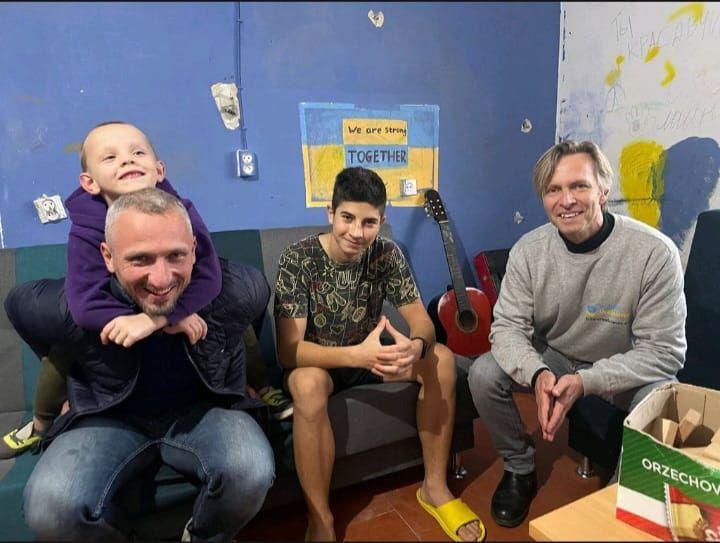 Brytyjska gwiazda dla fundacji Poland Welcomes. Nagrał tu sceny do wyjątkowego teledysku