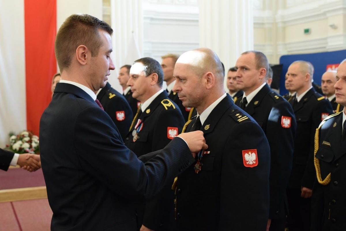 Srebrne Medale i Brązowy Krzyż: odznaczono 5 przemyskich strażaków