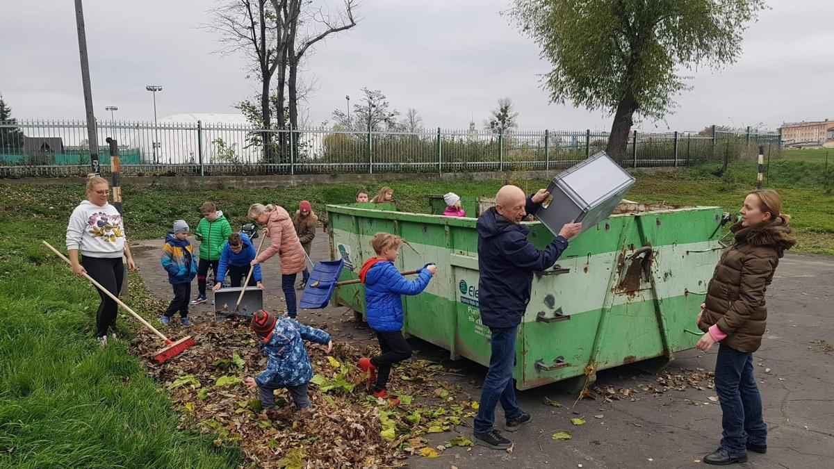Mali żeglarze z „Róży Wiatrów” zimą też nie próżnują!