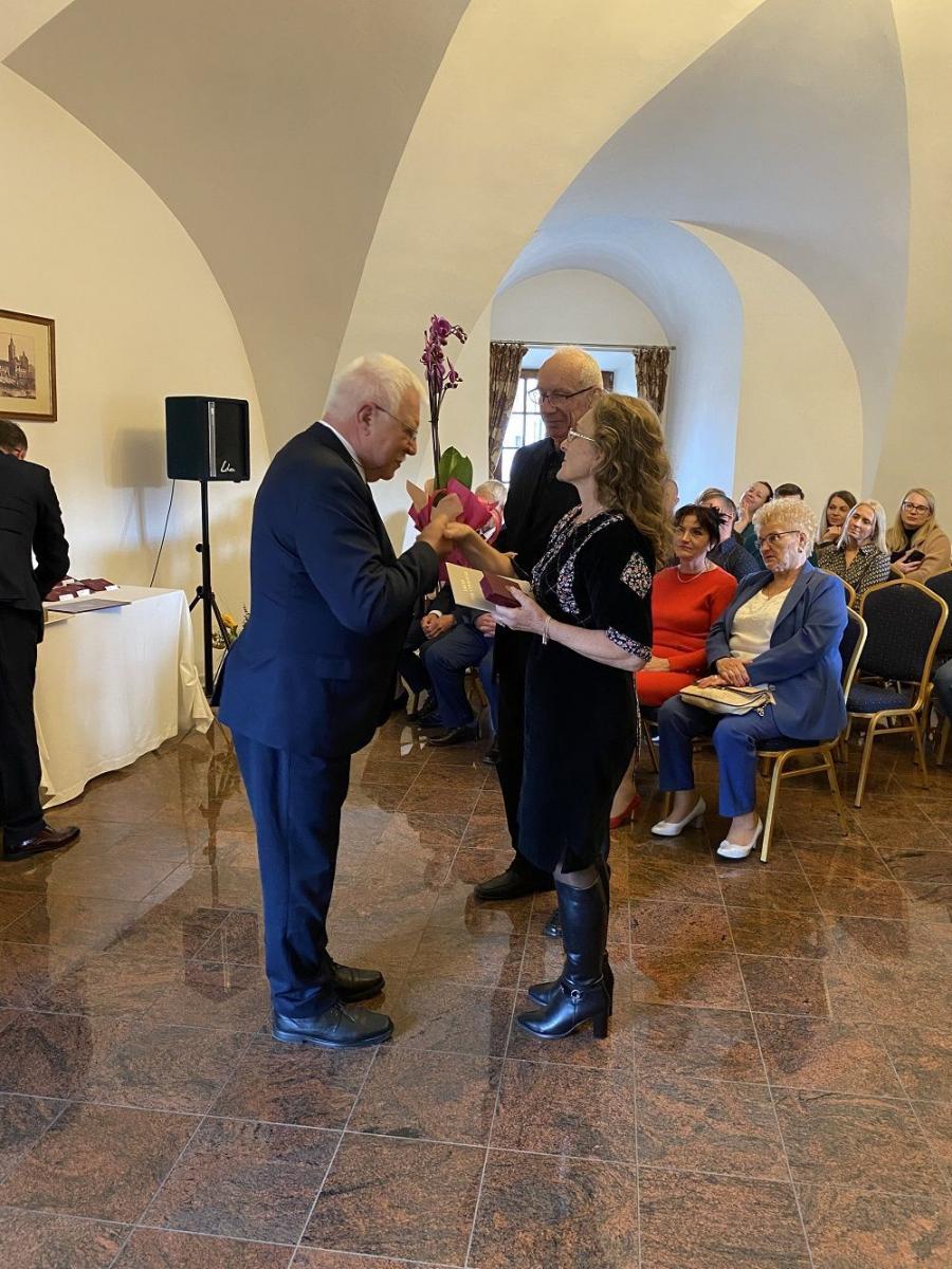 9 par z terenu gminy Krasiczyn świętowało złote gody! Odnowili też przysięgi małżeńskie [ZDJĘCIA]