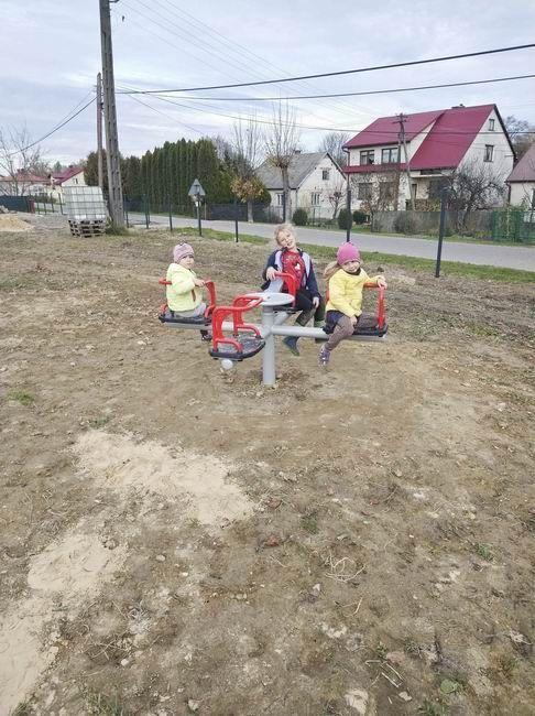 Nowy plac zabaw już gotowy! Radość najmłodszych bezcenna