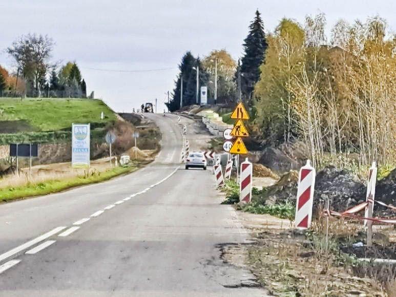 Kierowcy: – Wahadła co krok, a robota stoi!